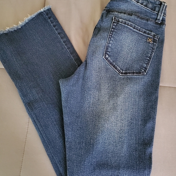 Kardashian premium Denim Khloe Slim boot Mid-Rise jeans. Size 6 - Picture 4 of 8